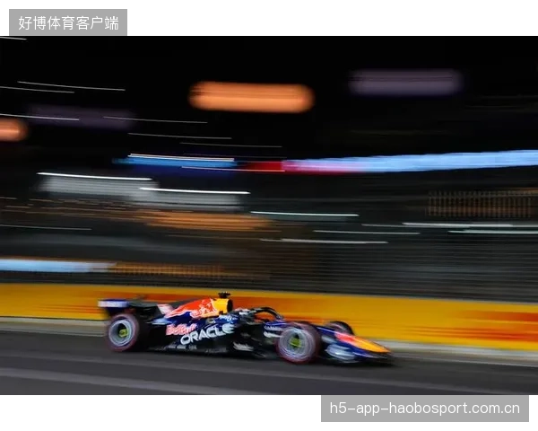 F1新加坡大奖赛夜战：汉密尔顿冲击维特尔纪录，拉塞尔誓言卫冕——赛车世界的“逆风翻盘”